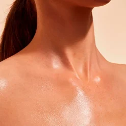 Bruma Solar Embellecedora Alta Protección SPF 50+ para el Cuerpo