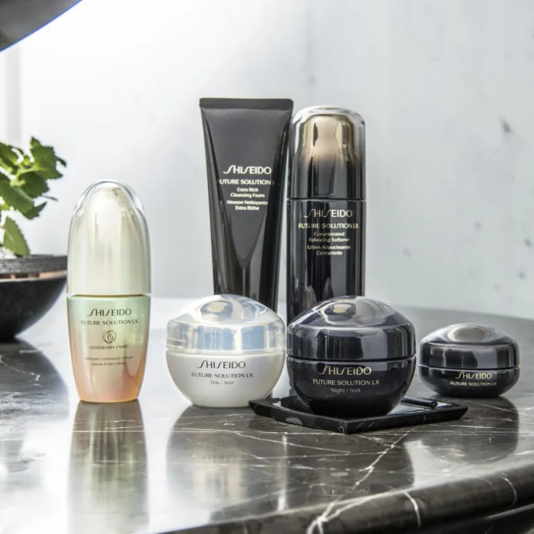 Future Solution LX Legendary Enmei Ultimate Luminance Serum 30 ml