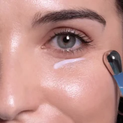 Zoom In Illuminating Eye Cream